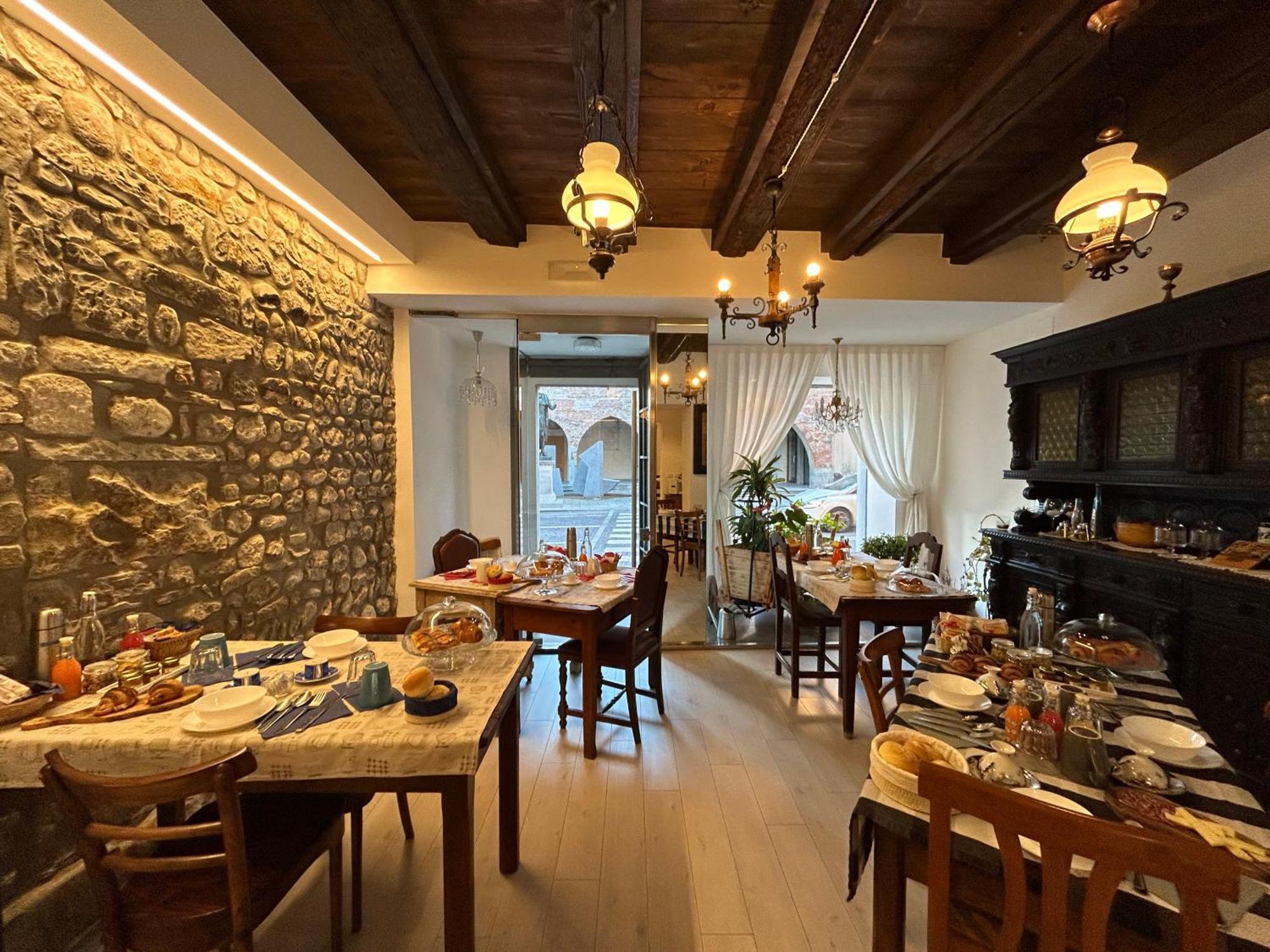 Domus Iulii Bed & Breakfast Cividale Del Friuli Bagian luar foto